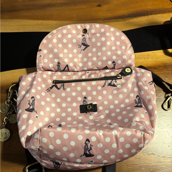 IZAK Kitten Shoulder Bag in Pink - EUC - Picture 3 of 10